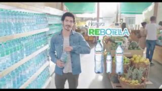 Publicidad VILLAVICENCIO – Nueva ReBotella – Chino Darín
