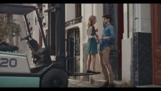 Publicidad TARJETA NARANJA – Amor en montacarga – Lindos por dentro