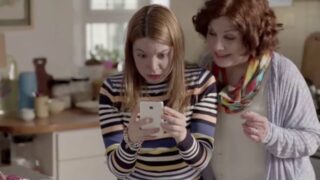 Publicidad PERSONAL – Dia de la Madre 2016 –  Video desnuda en la pileta