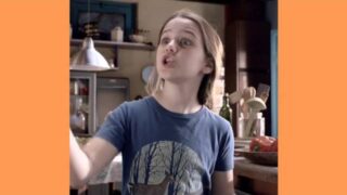 Publicidad AWAFRUT  – No tomes del pico – #‎LasMamásSomosAsí‬