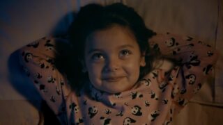 Publicidad EASY – Nena y vacuna