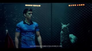 Publicidad QUILMES – Folclore del fútbol – Escupitajo en el corner –  Macaya Márquez