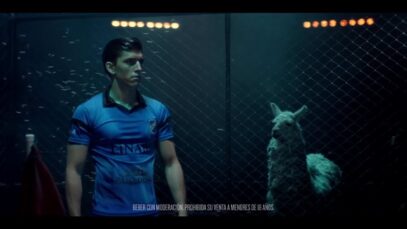 Publicidad QUILMES – Folclore del fútbol – Escupitajo en el corner –  Macaya Márquez