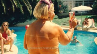 Publicidad BRAHMA – Verano, tia con pileta ( y costumbres europeas)