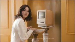 Publicidad Vino DADÁ 6 Honey – Ey! Persona curiosa!
