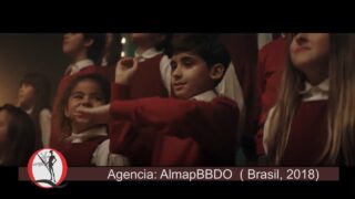 Comercial O BOTICÁRIO Navidad 2018 – Niño sordo incluido en el coro de la escuela