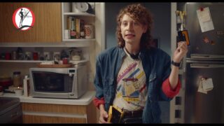 Comercial-BAUDUCCO-Cookies-–-Seu-pai-também-já-foi-adolescente.jpg