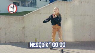 propaganda nesquik go go bailando en la calle trap