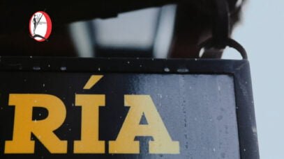 anuncio LA COLOMBINA Carteles que dicen que ria