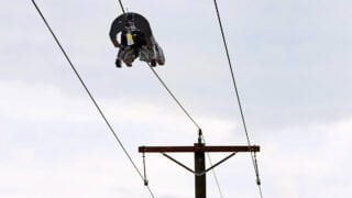 Facebook crea un robot para instalar cable de fibra óptica