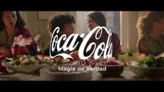 Comercial COCA COLA Navidad 2021 – Regalos en la chimenea