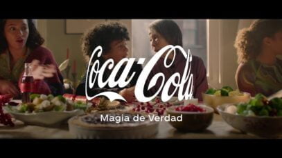 Comercial COCA COLA Navidad 2021 – Regalos en la chimenea