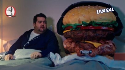 Publicidad UVASAL 2022 – Dario Barassi con hamburguesa gigante en