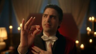 Anuncio COREGA MAX – Drácula sale a dar bocados