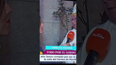 LOCOS X LA LOTERÍA DE NAVIDAD: se disfraza de Papa