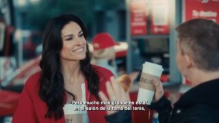 SANTANDER – Gaby Sabatini y Suar en estación de servicio