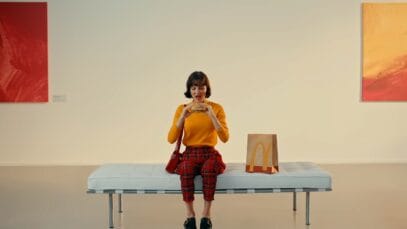McDonald’s REVOLUCIONA el Arte con la McChicken 🍗 – Comercial