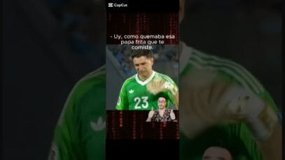 El gesto del Dibu ante el gol de Thiago Almada