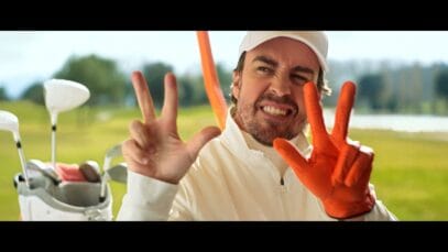 Fernando Alonso cambia la F1🏎️ por un carrito de golf