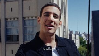 Miguel Herrán se sube al cielo en epico anuncio de