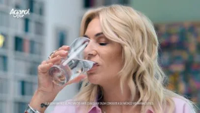 Publicidad AGAROL PUR – Yanina Latorre – Una pedorrez (2025)