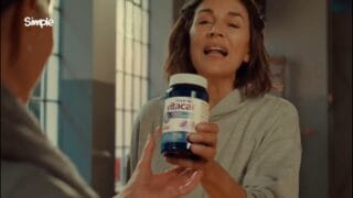 Publicidad Gomitas SIMPLE VITACAL: Andrea Frigerio vuelve del futuro