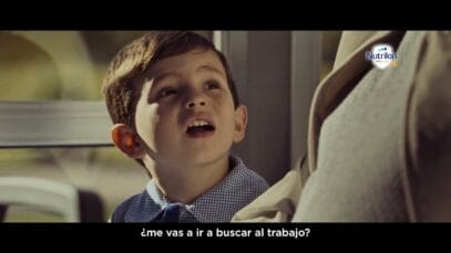 NUTRILON emociona con un abuelo y su nieto en el