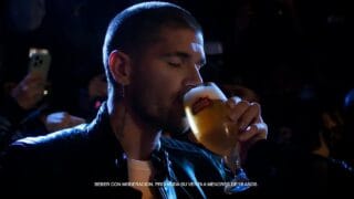 DE PAUL quiso tomar 1 STELLA ARTOIS en 1 bar