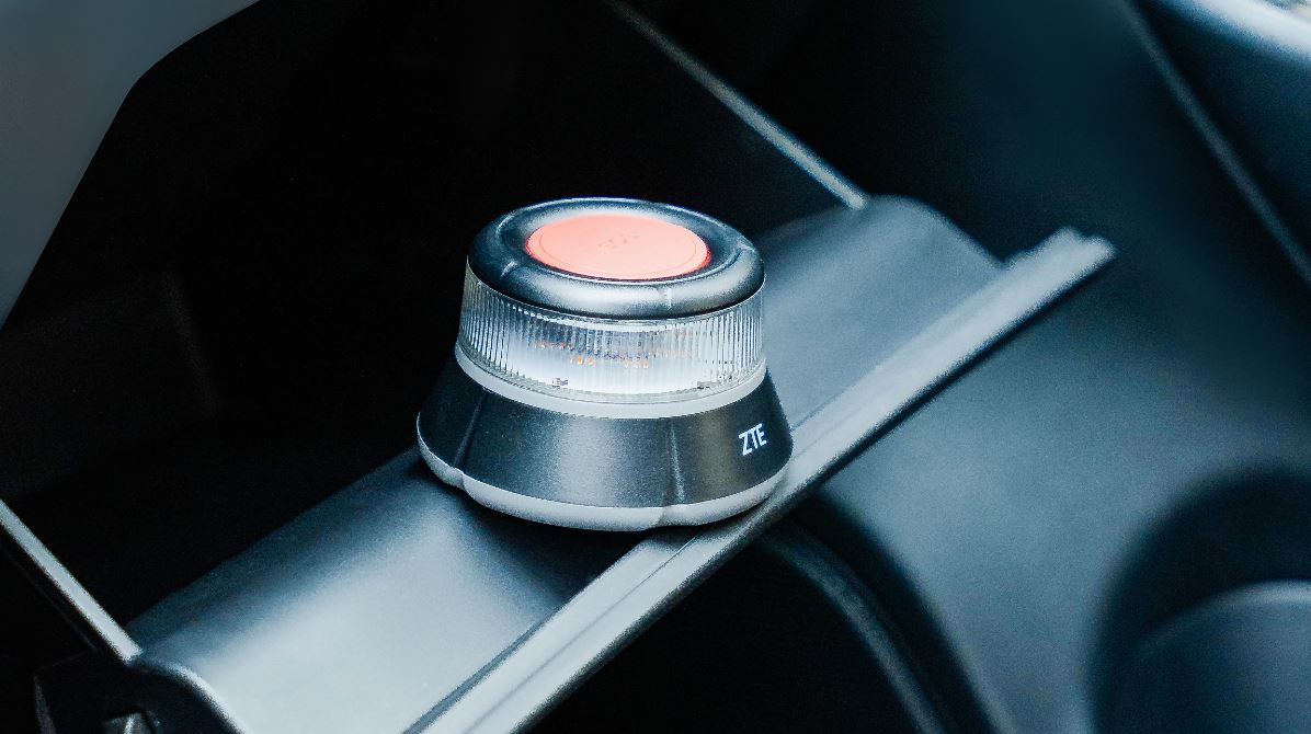 ZTE E1, una baliza V16 conectada y certificada por la DGT, en oferta hasta el 30 de octubre 1