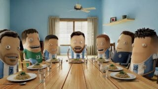 Mamá Lucchetti presenta LA LUCCHETTINETA ! ( Para el Mundial